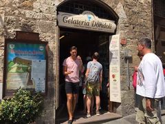 -Gelateria Dondoli