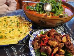 -鸡足缘·海稍鱼•野生菌火锅