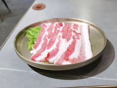 -围炉肉舍•炭烤活鳗•丹东海鲜烤肉(步行街店)