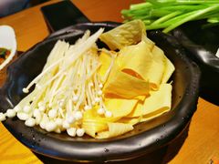 -呷哺呷哺(融创茂店)