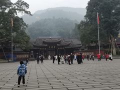 -峨眉山报国寺