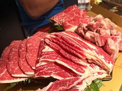 -铭牛烧肉·和牛海鲜自助(高新月牙湖店)