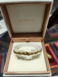 -周生生Chow Sang Sang(先天下店)