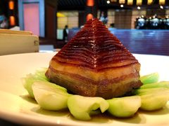 金牌扣肉配玉米饼-杭州西子湖四季酒店·金沙厅