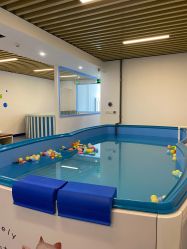 -育儿湾亲子游泳馆(华阳路店)