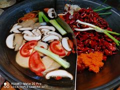 -四小区火锅·巷子里的重庆火锅(花照壁店)