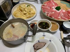 -红鼎豆捞·非遗鲍皇汤火锅(宝丰路店)