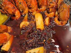 -肥肥虾庄·金牌油焖大虾(汉口城市广场店)
