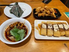 -诚铭记·虾仁汤包·成都小吃(融创店)