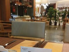 -华邑酒店·鲜艳全日自助餐厅