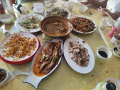 -华龙特色大骨鸡农家菜馆