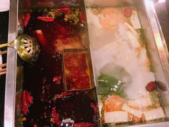 -百年川椒重庆老火锅(光谷店)
