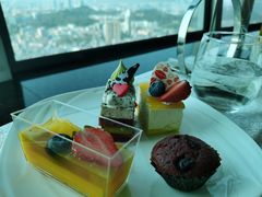 -亚洲国际大酒店·云顶阁旋转自助餐厅