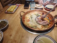 -洱火云南酸菜牛肉火锅(石景山当代商城店)