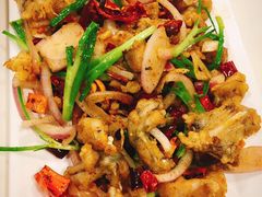 -虾弄弄海派小龙虾·牛羊蝎子火锅