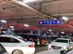 -大润发杨浦店-停车场