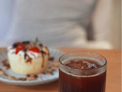 -彳亍咖啡·这里(水湾路店)