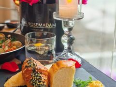 -Mark&Mars Restaurant