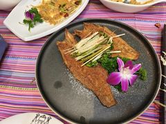 傣家香茅草烤鲈鱼-香巴拉云南餐厅(华莱坞店)