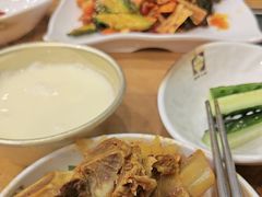 -喇喇排骨火锅·传统韩式脊骨汤(望京西园总店)