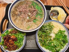 -云阿蛮云南生烫牛肉米线(奉贤路店)
