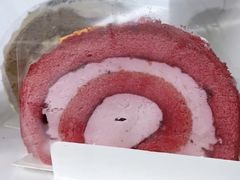 草莓红丝绒卷-星巴克(温州瑞安吾悦广场店)