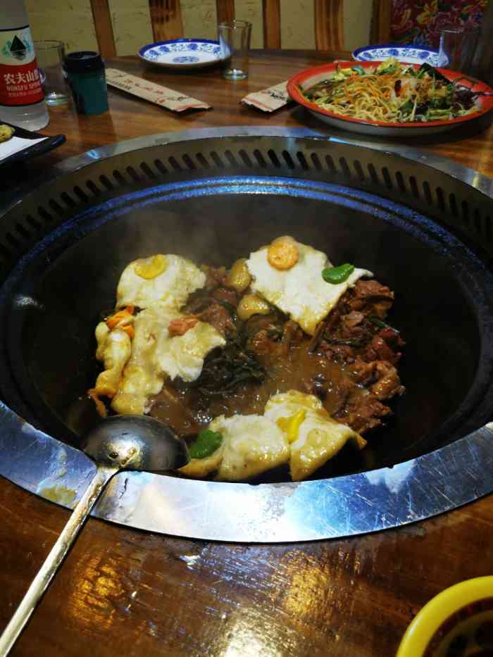刘家大院(京粮广场店)-"在大众点评见好多人都说谁谁谁家铁锅炖好吃.