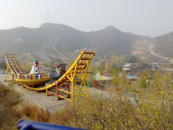 -窦王岭景区游乐场