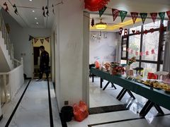 -红河谷晴天别墅轰趴馆