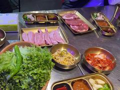 -釜山火炉·海鲜烤肉(紫藤路店)
