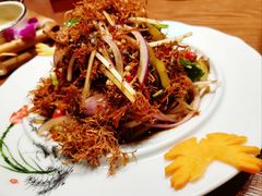 凉拌野生拌树花-老滇山寨•云南特色菜•地方菜•民族风情歌舞表演(金碧店)