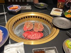 -山川小町·极番烧肉(新地假日广场店)