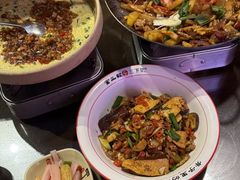 -富正毅三下锅·湘西韵味(天门山索道店)