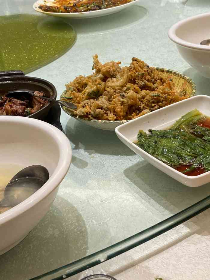 大嶝食家海鲜大排档(祥店分店[薄荷]环境:位置挺好找的,就在中医院