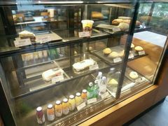 面包甜点陈列柜-星巴克(天津工华道智慧山店)
