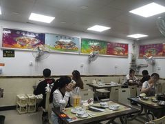 大堂-重庆鸡公煲·嘟享吃(林科大店)