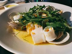 温热海鲜沙拉配牛油果-Mercato莫卡多露台餐厅与酒吧(K11店)