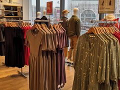 -优衣库(上海颛桥万达广场店)