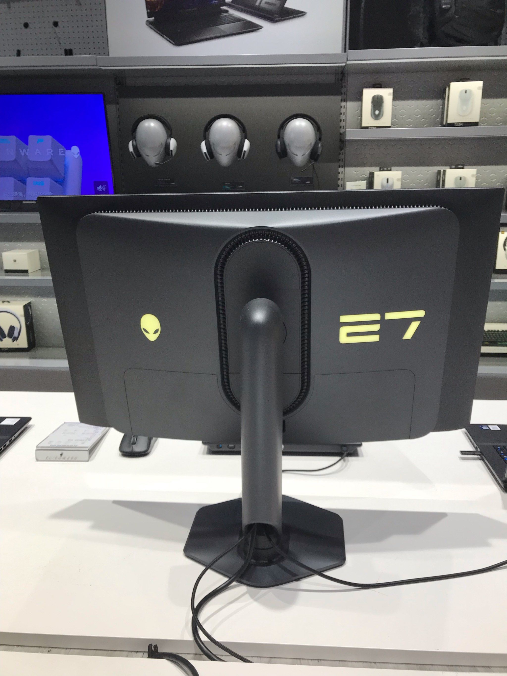 外星人27寸显示器