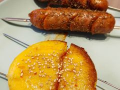 烤饼子-街角等你.大连海鲜烧烤.经典铁板海鲜串(西安路店)