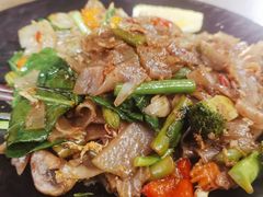 -Show Neua Thai Street Food