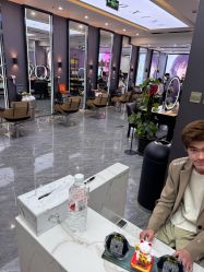 -藤野造型烫染·漂发