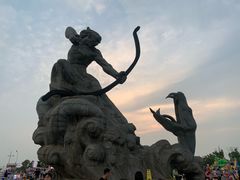 -巴陵广场