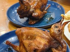 红烧乳鸽-煲煲掂风味煲仔饭餐厅(西区店)