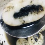 黑芝麻酱+白糖+黄油，比例大约是是