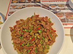 -阿瓦山寨·湘菜现炒·剁椒鱼头王(咸阳总店)