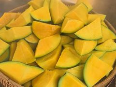 -四囍码头海鲜烧烤自助火锅(外滩南京东路悦荟广场店)