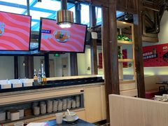 大堂-热火朝天鲜切牛肉火锅(南强街巷店)