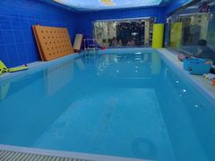 -蓝鲸奇亲子游泳俱乐部