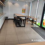 大人小孩都喜欢吃这里的菜，尤其是扣肉